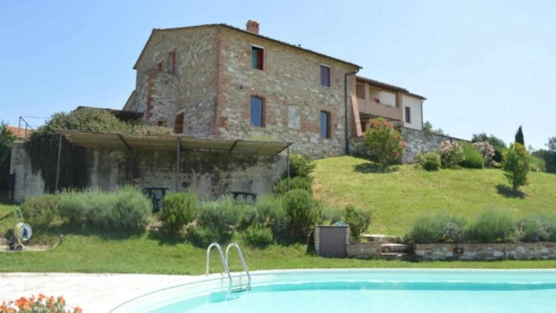 Charming Tuscan Countryside Retreat Pievina